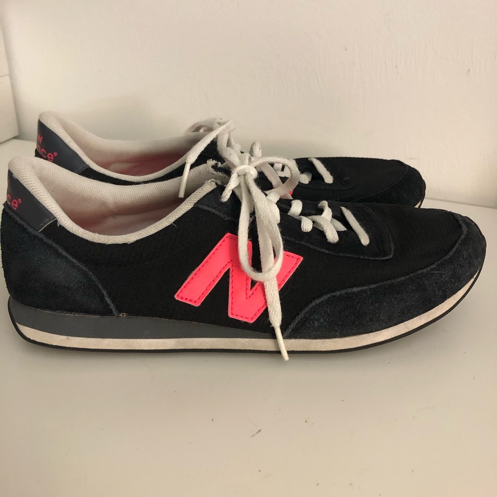 New Balance Women's Black and Neon Pink Sneakers